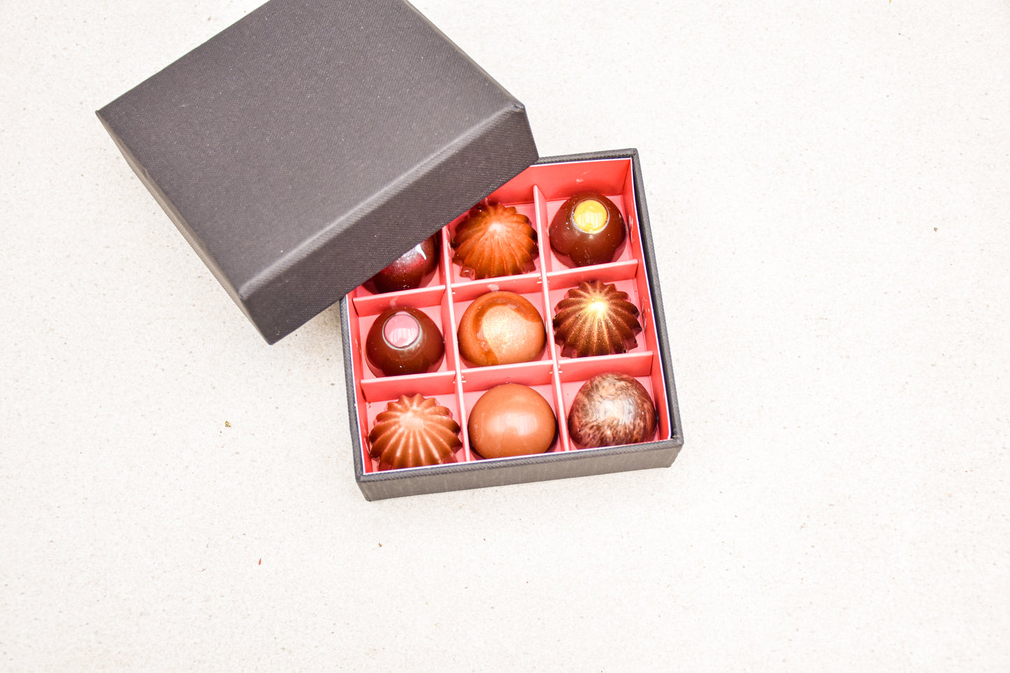 Discovery Praline Box (9pcs)